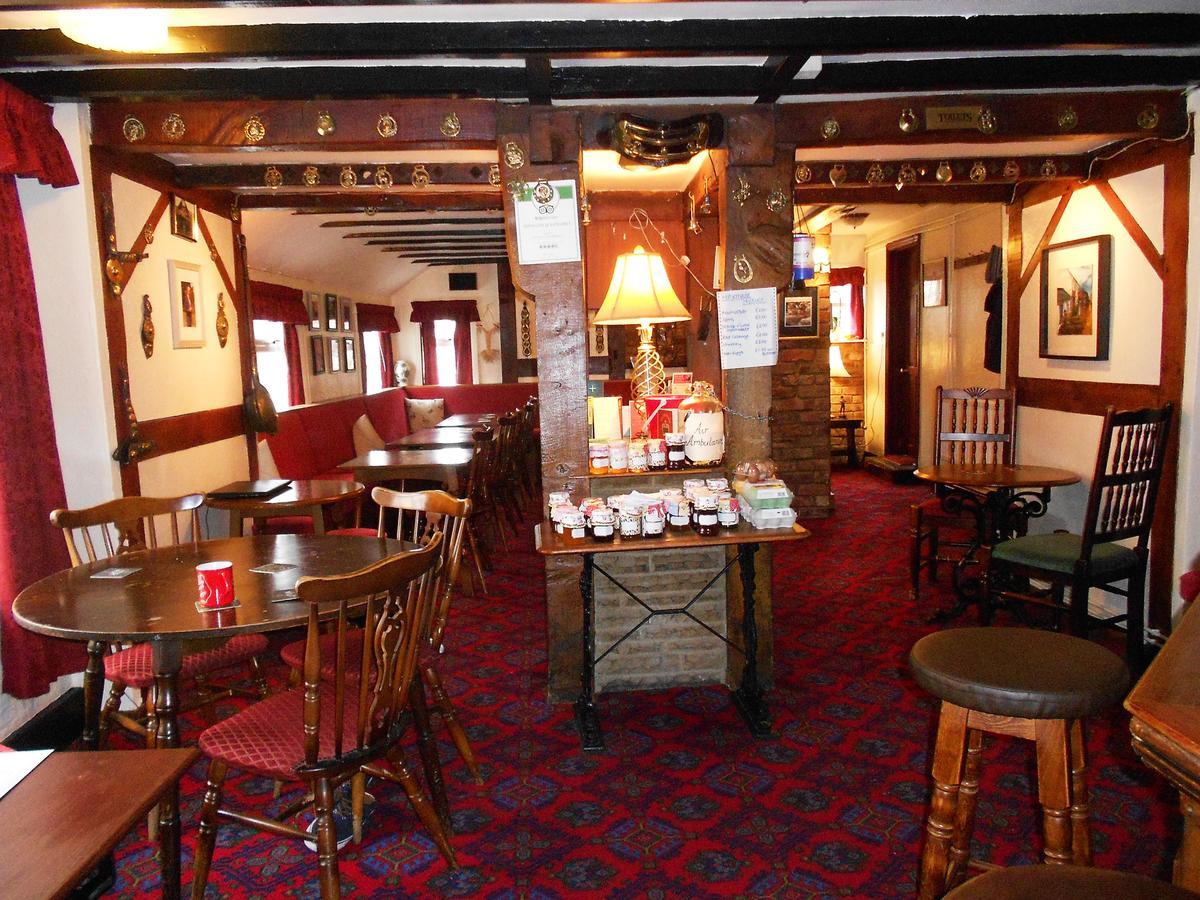 The Crown Inn Wentnor Exteriör bild