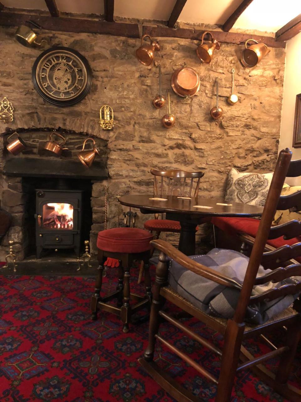 The Crown Inn Wentnor Exteriör bild